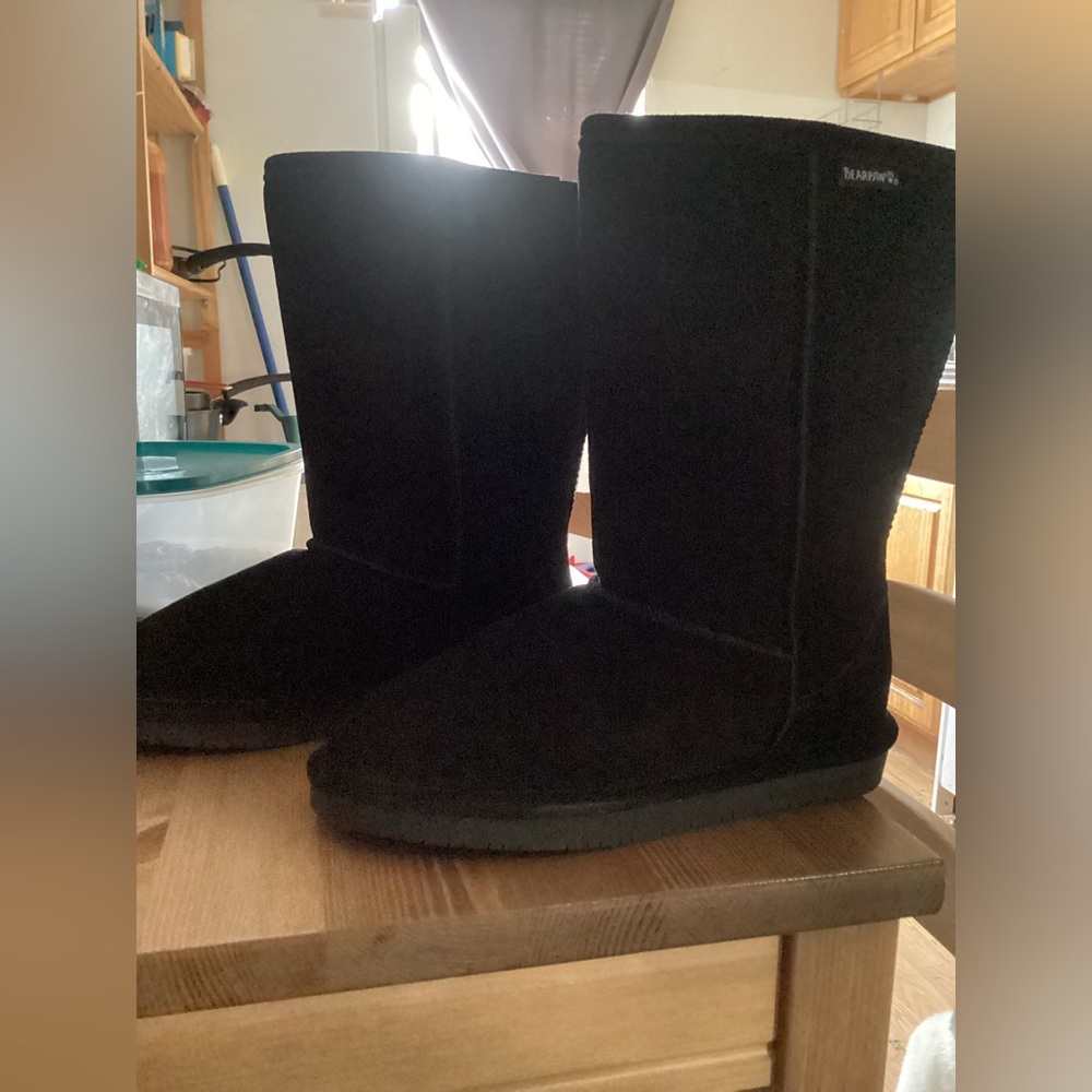 i bought the wrong size they are a 4 in youth black bearpaw boots